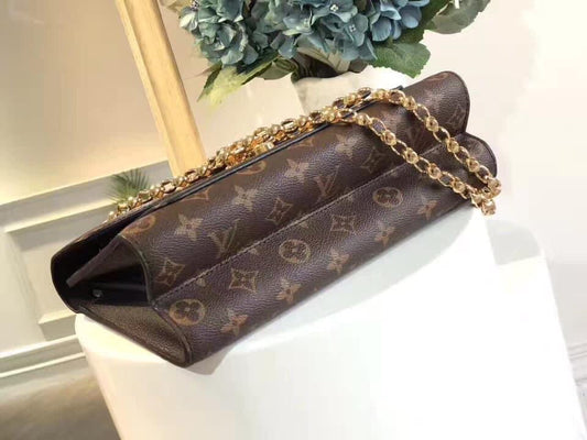 Louis Vuitton victorie handbag