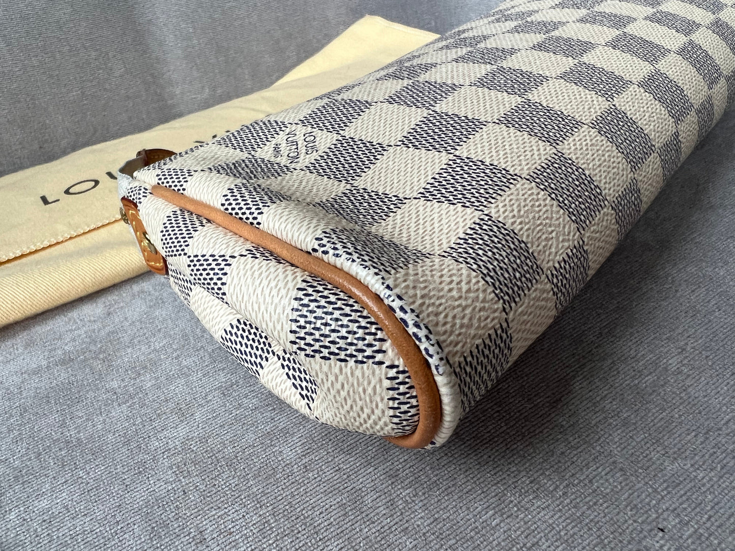 Louis Vuitton Eva Clutch Damier Azur