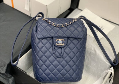 Soft leather woman Chanel backpack