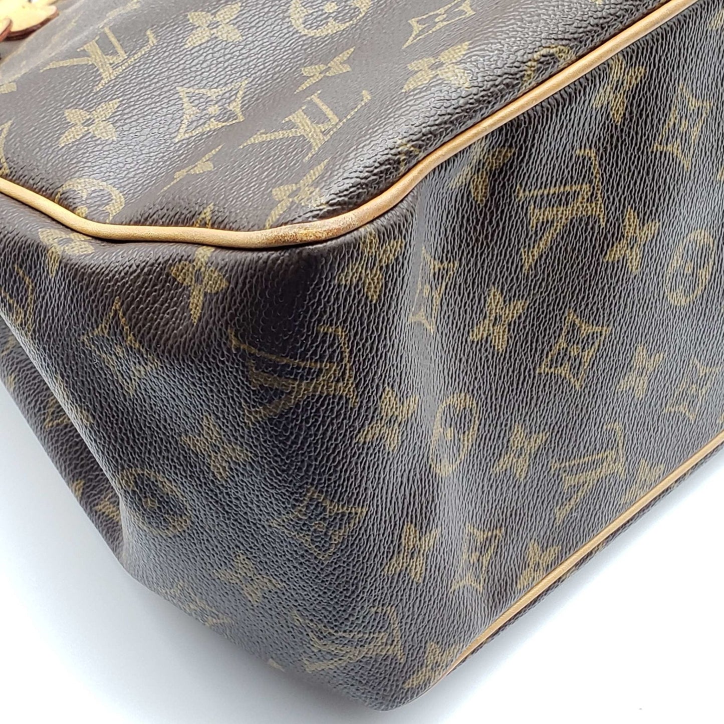 Louis Vuitton Batignolles Vertical Monogram Shoulder Bag