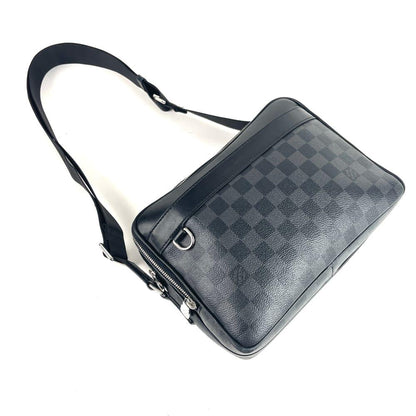 LOUIS VUITTON Damier Graphite Trocadero Messenger PM