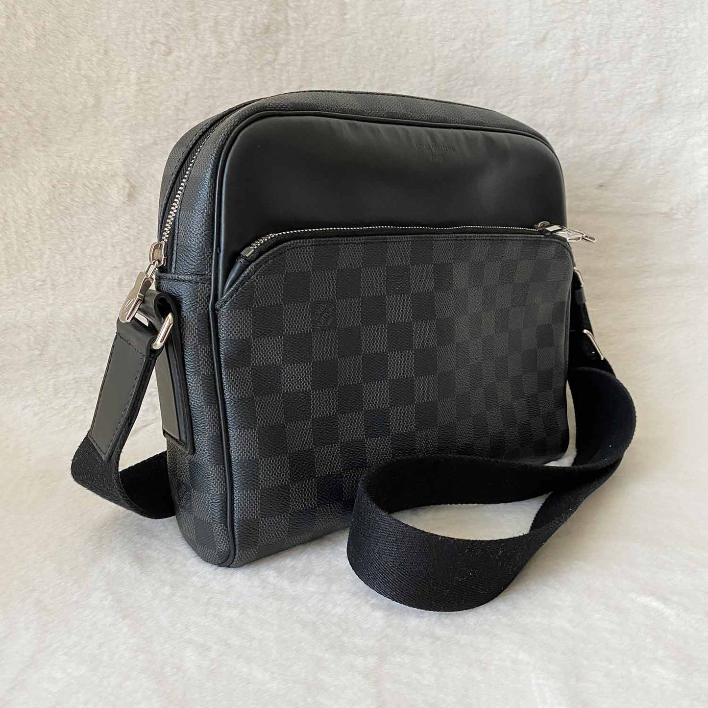 Louis Vuitton Damier Graphite Dayton Reporter