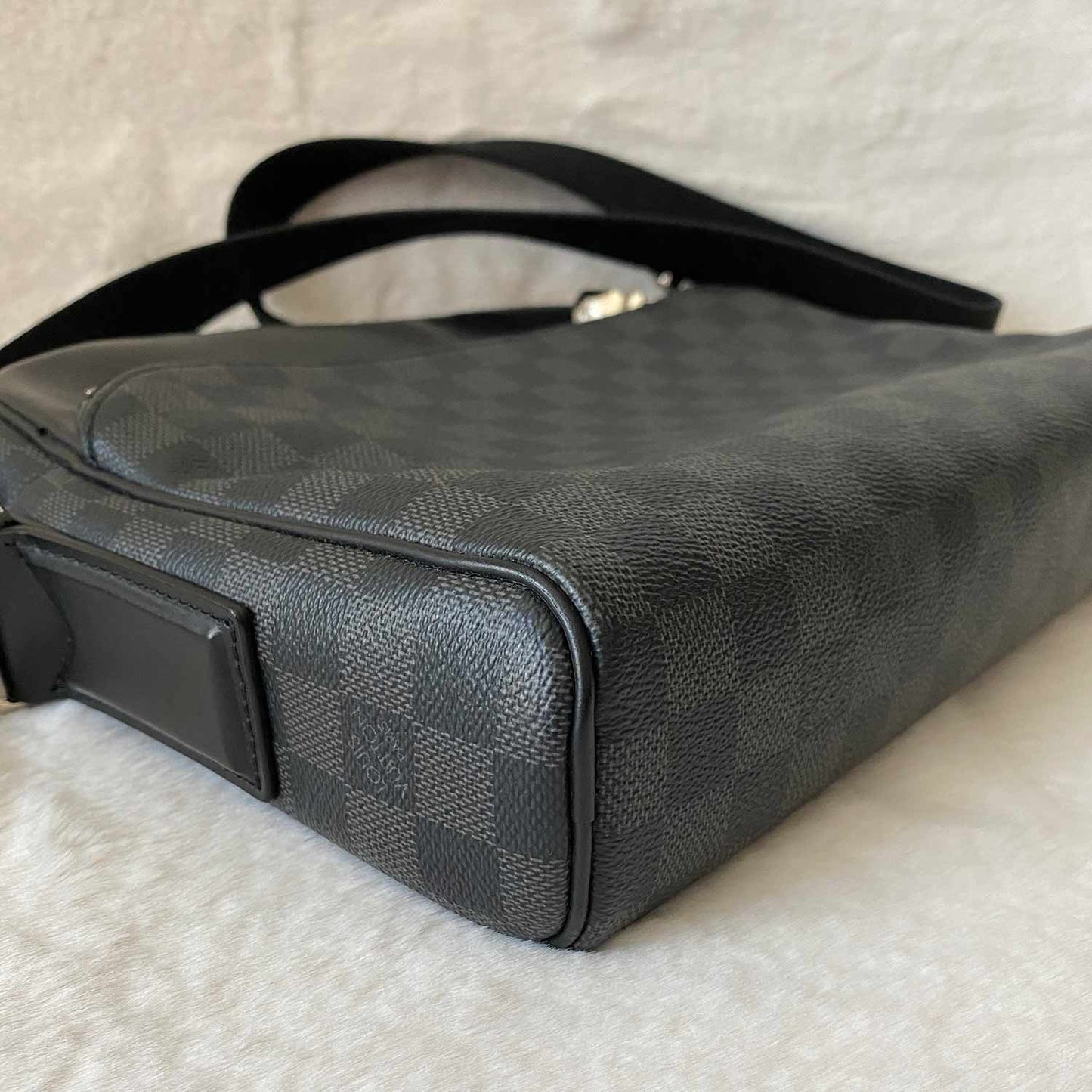 Louis Vuitton Damier Graphite Dayton Reporter