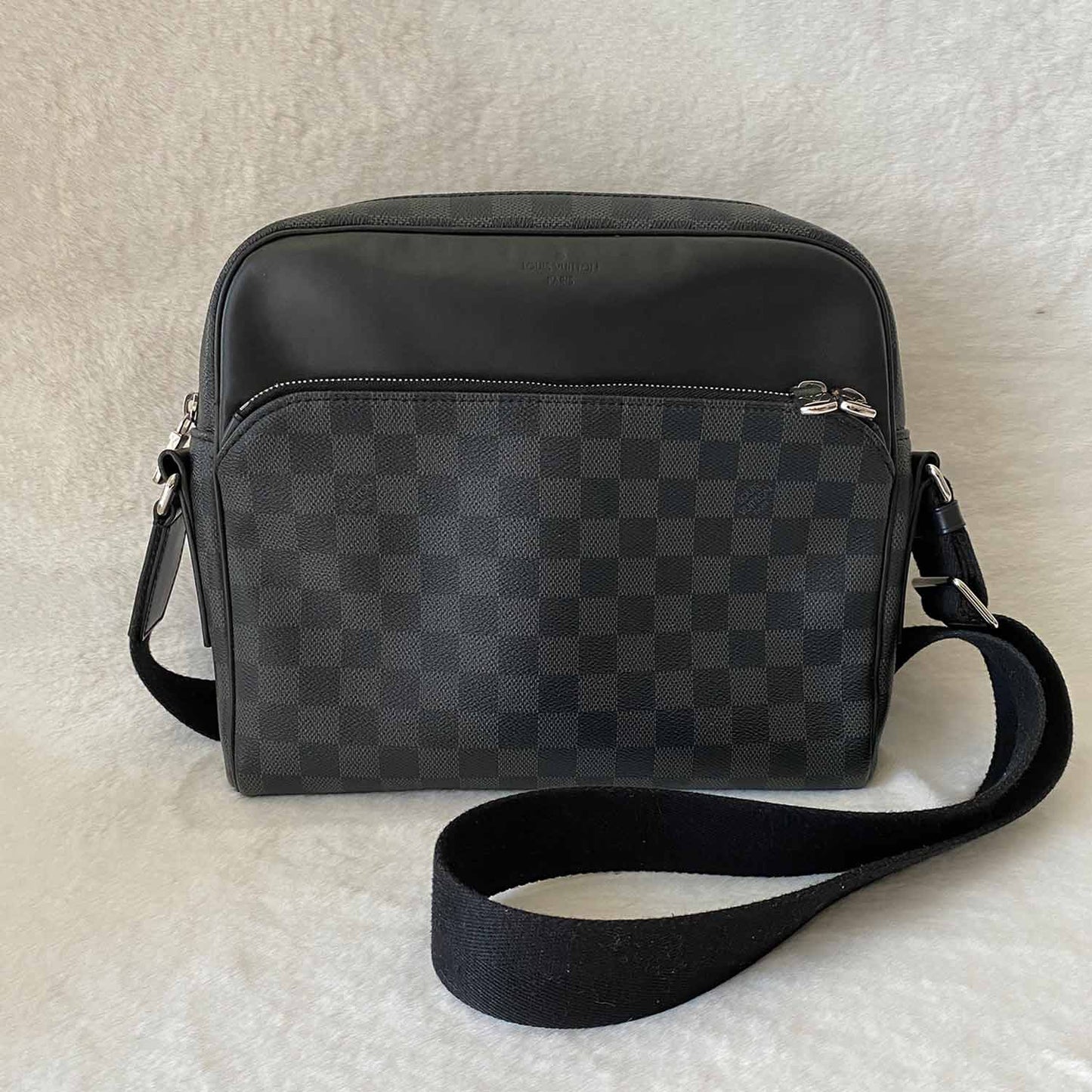 Louis Vuitton Damier Graphite Dayton Reporter