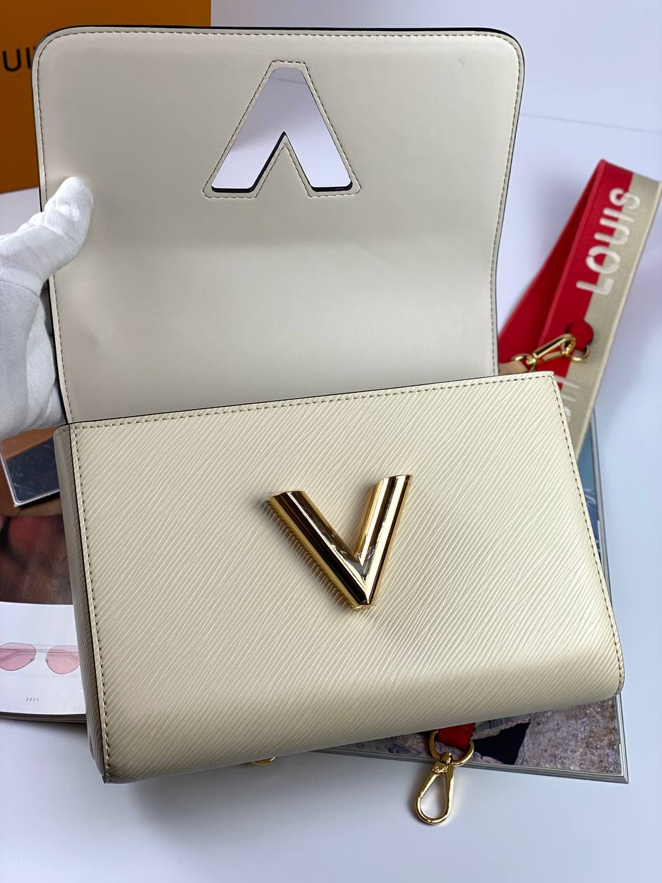 Louis Vuitton TWIST PM bag white